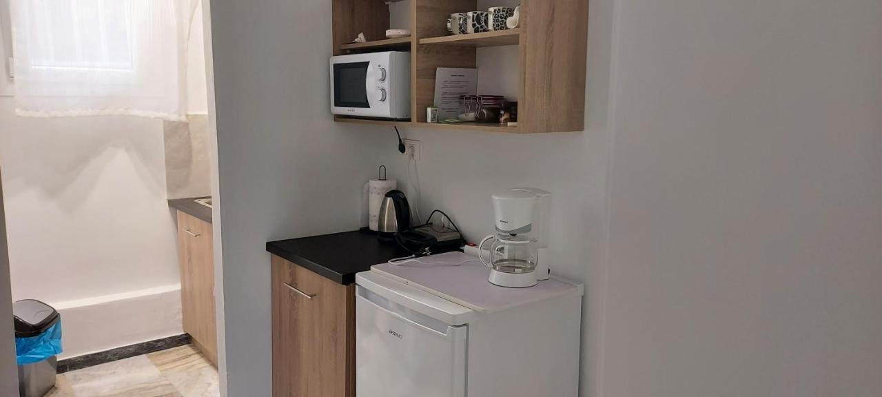 Helen'S Cozy Studio 2 阿特米达 外观 照片