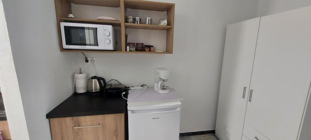 Helen'S Cozy Studio 2 阿特米达 外观 照片